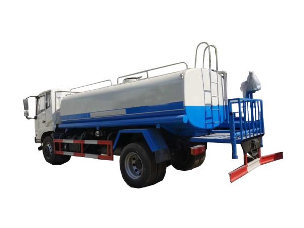 High Effective Water Sprinkler Truck 12 Cub Meters For Constructions Working Site