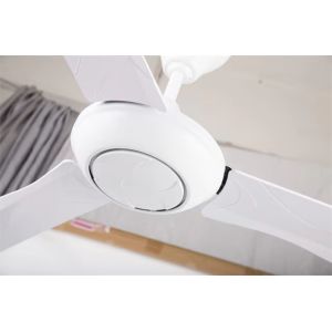 en gros Ventilateur de refroidissement à moteur électrique à courant continu moderne Lampe à lampe à lame en plastique Ventilateur de plafond avec lumière