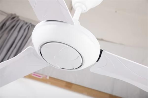Ventilateur de refroidissement à moteur électrique à courant continu moderne, lampe ABS, lampe de plafond en plastique avec lumière