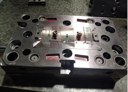 Высокая точность фланцевая инжекционная формование пластиковых деталей текстура закончить одностороннее обслуживание