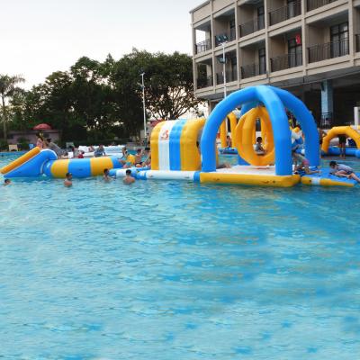 O parque inflável da água para o partido, associa jogos infláveis da água para o negócio alugado
