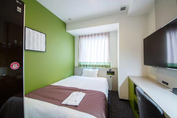 Sydney hotel inn resort budget hotel apartment interior design furniture bedroom laminate bed with long table desk chair