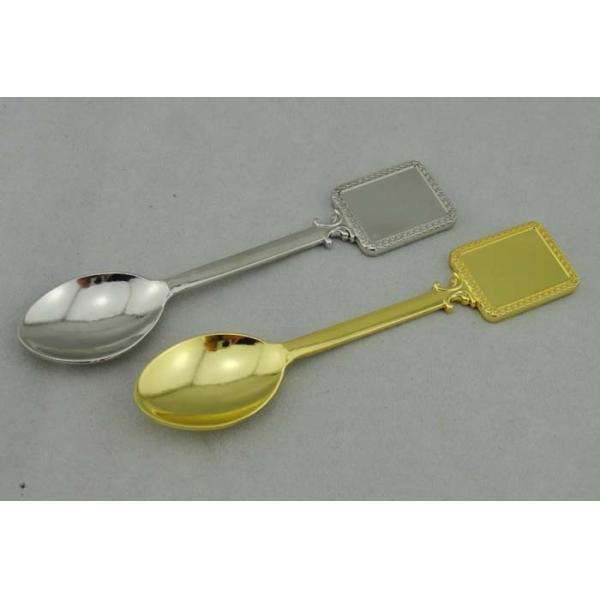 3D Customized Souvenir Badges Zinc Alloy With Spoon Shape