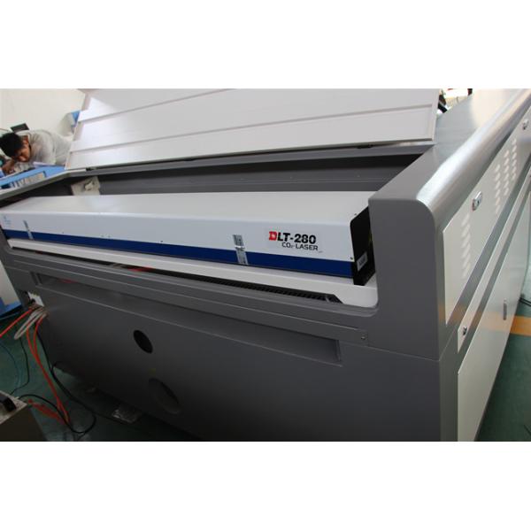 CO2 Metal And Nonmetal Laser Cutting Machine
