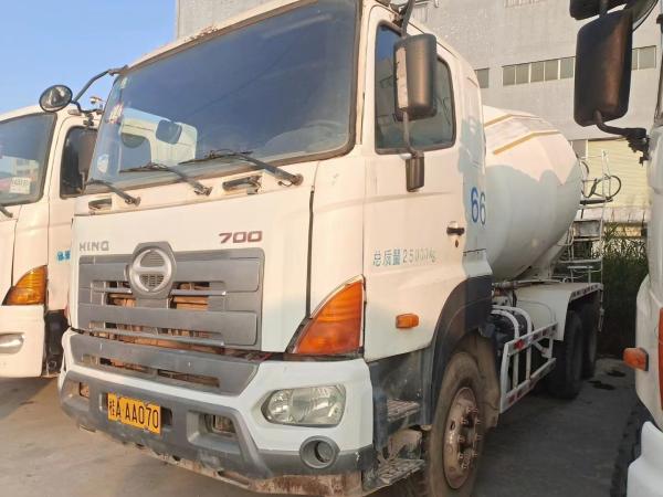 Hino 700 usou o padrão de emissão do Euro III do caminhão 10m3 do misturador concreto