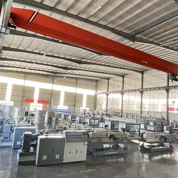 Máquinas de extrusão de plásticos industriais Máquina de produção de tubos reforçados com fibras de PVC