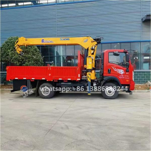 Camion grue hydraulique Sinotruk 4x2 7 tonnes, transmission 8 vitesses