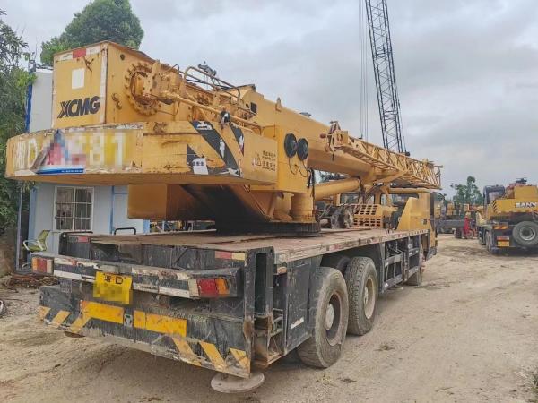 En bon état 2014 Xg modèle populaire 25t camion grue grue mobile équipement lourd d'occasion