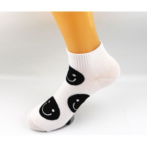 Customized Logo Ankle Length Socks Breathable Anti Bacterial Socks For Pretty Girls