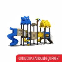 Équipement de parc d'attractions Plateau de jeux Des diapositives Les enfants jouent au jeu