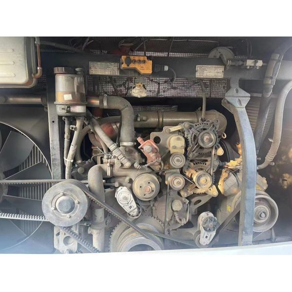 Используемый роскошный автобус автобуса Zk6122 70 Seater Rhd Yutong тренера подержанный для продажи