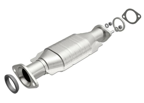 2003-2006 Mitsubishi Catalytic Converter Mitsubishi Montero Limited XLS 3.8L