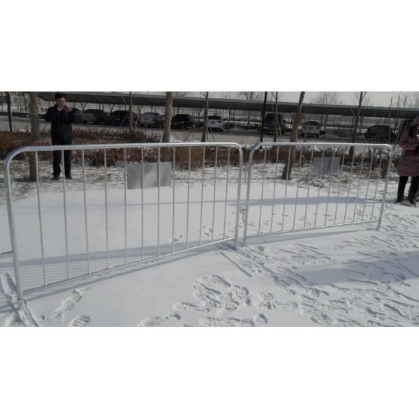 sports portable US standard white powder coating crowd control barriers