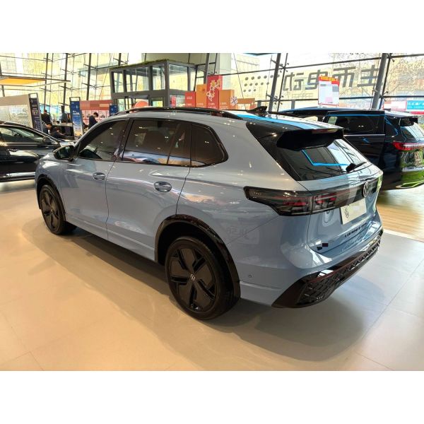 Volkswagen Tiguan L PRO SUV with 380TSI Performance Power R-Line Sport Package and Top-Spec Features