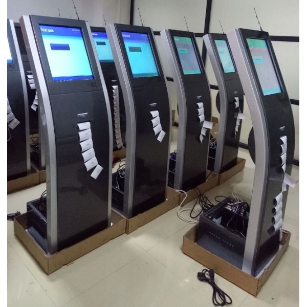 CE Certificate LCD Screen Digital Queuing System With Windows