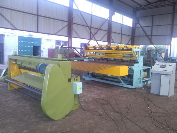 Automatic Steel Wire Mesh Welding Machine 40 - 60 Times / Min For Airport