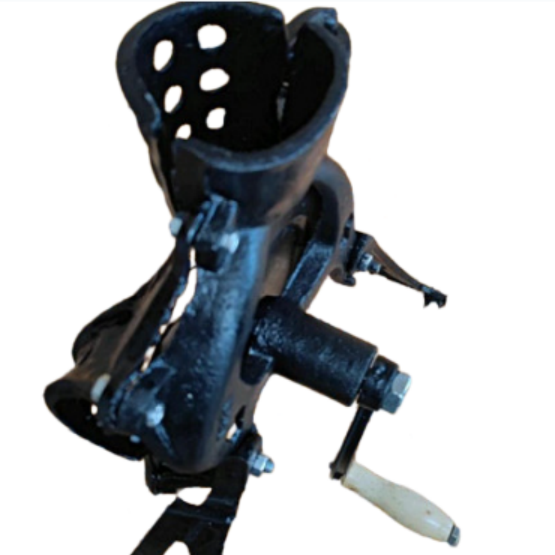 Heavy Duty Iron Manual Corn Sheller Machine Portable Maize Kernel Remover For Farm Harvest