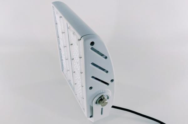 100Watt防水60Hzをつける白いアルミニウムLED屋外の競技場