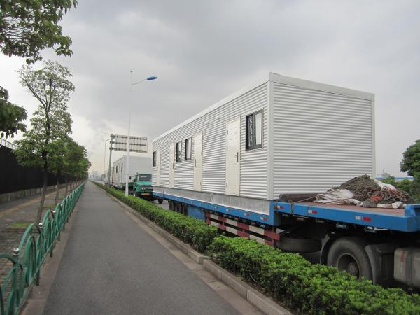 Maisons modulaires modernes finies, cadre d'acier léger de mesure au-dessus des maisons modulaires larges