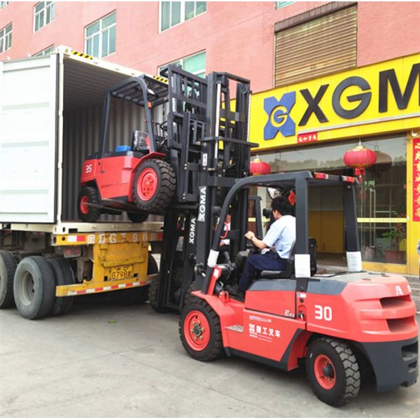 Flexible Body Forklift Diesel 3 Ton , 4 Wheel Forklift Truck For Food Industry