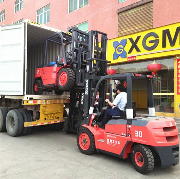Flexible Body Forklift Diesel 3 Ton , 4 Wheel Forklift Truck For Food Industry
