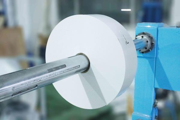 Waterproof Glossy Paper Adhesive Roll Label Materials  140u Paper Thickness