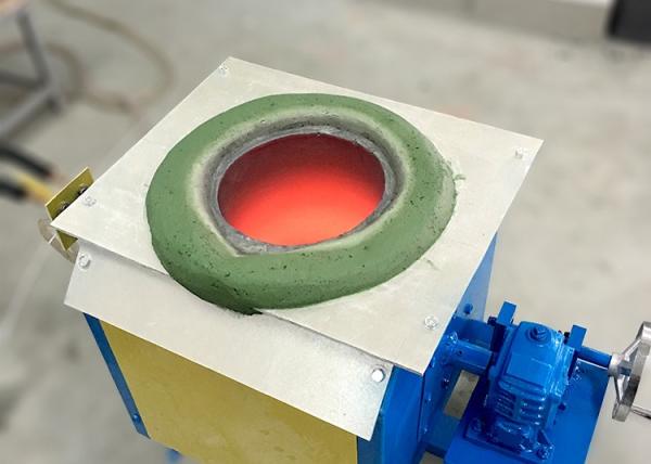 Máquina de derretimento de prata da ligação do ouro da fornalha de IRIS Bronze Medium Frequency Induction