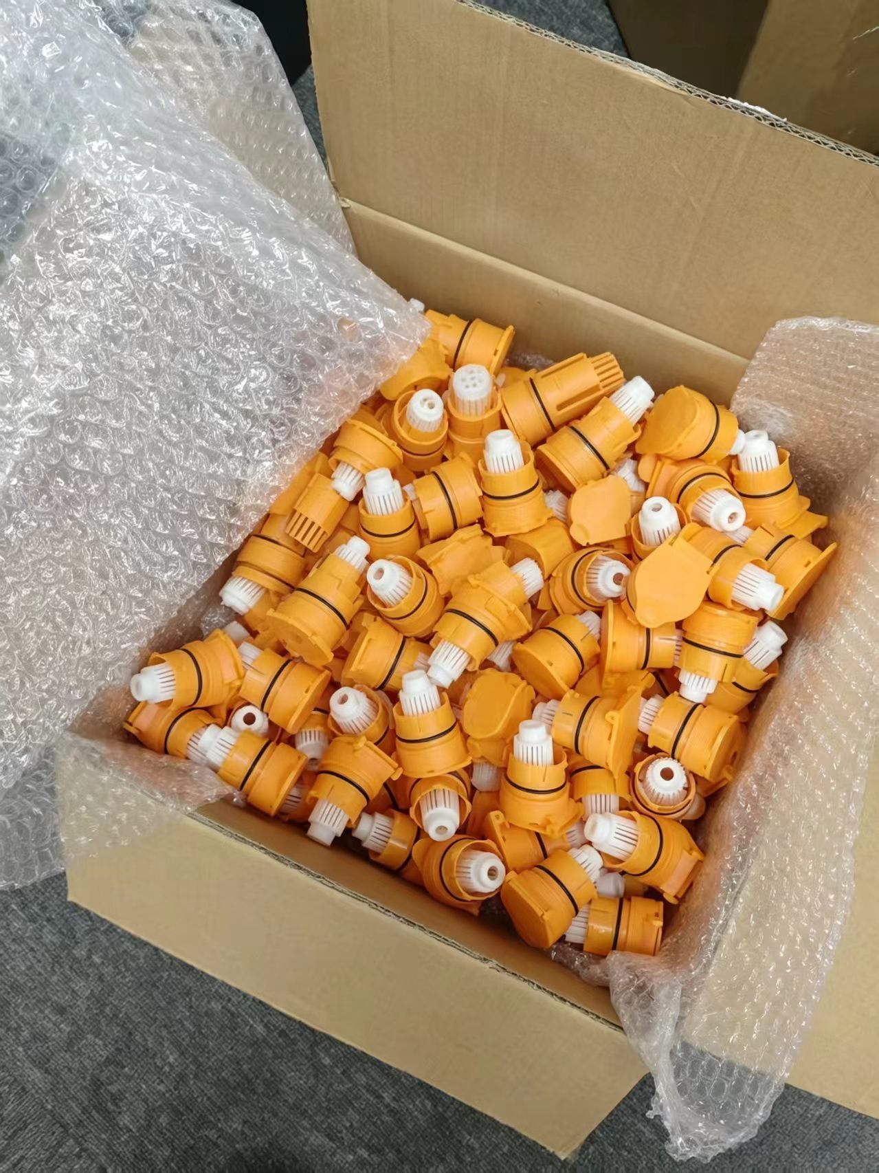 Factory Wholesale High‑Performance Flip Top Vent Cap, Flame‑Arresting Tight‑Seal Reusable Battery Filling Cap Accessory For Multiple Forklift Battery Models