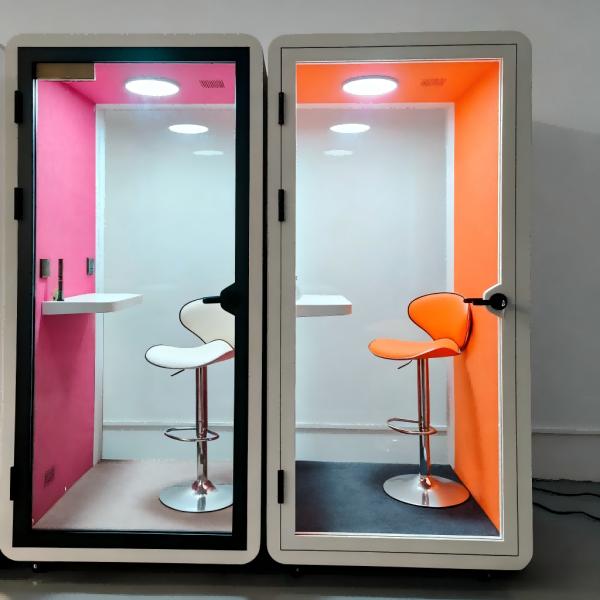 Easy Assemble Office Phone Booth Customizable Soundproof Office Booth 105*100*230cm For Secure Talks