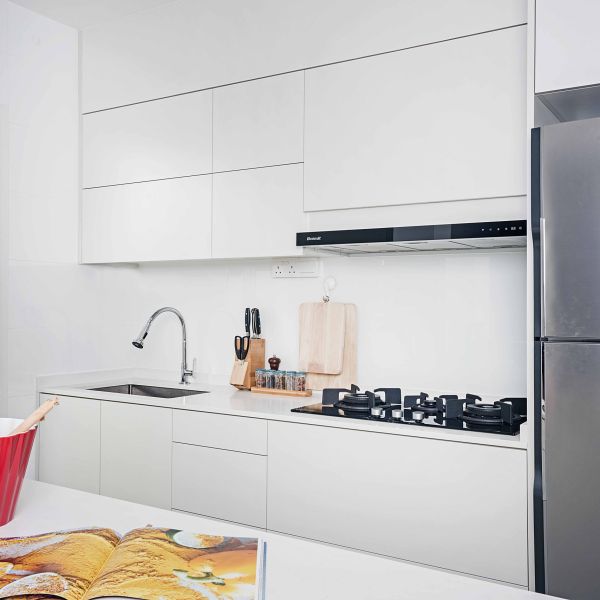 Small Size Cheap Price Kitchen Cabinet Sets White Melamine Project Kitchen Cabinet