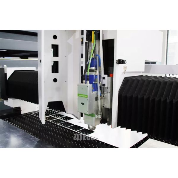 Stainless Steel Small Fiber Laser Cutting Machine Carbon Steel Al Sheet 1500W 1300x900mm