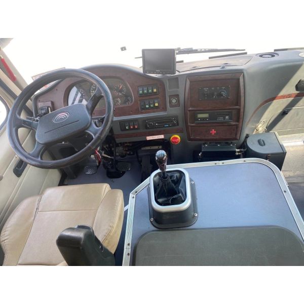 Used Yutong Buses Model ZK6660 24 Seats Used Passenger Bus Euro IV Steel Chassis Front Engine Left Steering