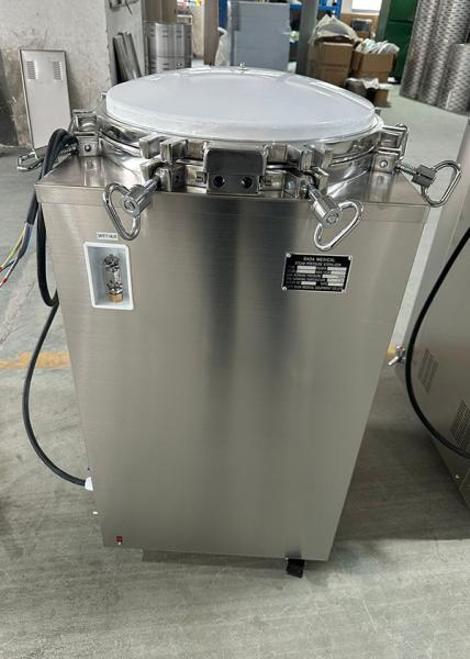 150L LED Display Laboratory Use Bolt Door Structure Vertical Autoclave
