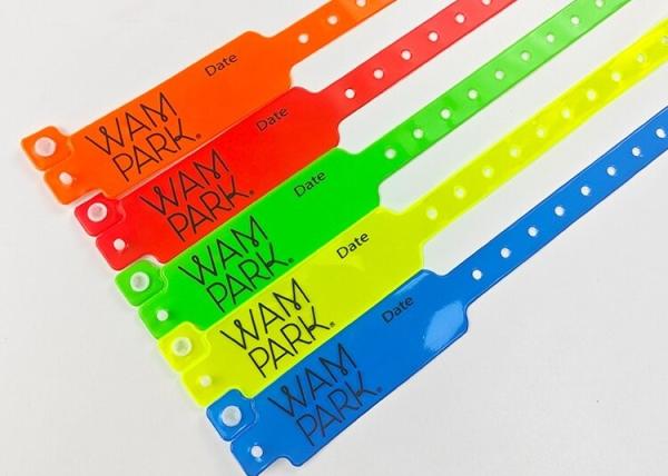 UHF Soft RFID PVC pulseira à prova d'água IMPINJ M4QT Chip opcional