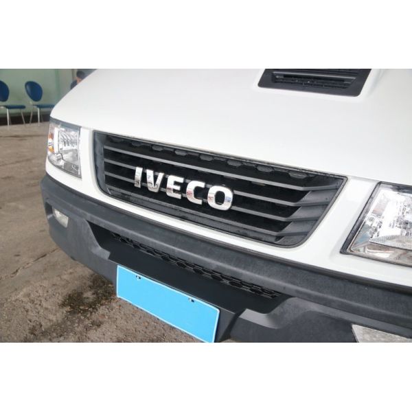 White Iveco Brand Used And New Minibus 6 Seats 129 Hp Diesel 2013-2018 Year