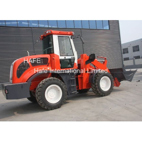 O carregador telescópico de 2 toneladas da roda com empilhadeira luta o ³ da capacidade 1.0m de Atachment articulado