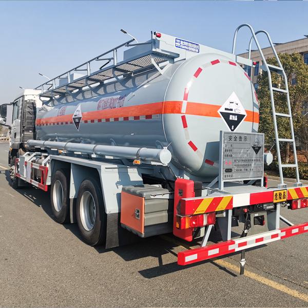 Sinotruk SITRAK 6x4 Cargo Truck For Hydrochloric Acid 13.8m3 252/2100Kw/R/Min Max Net Engine Power