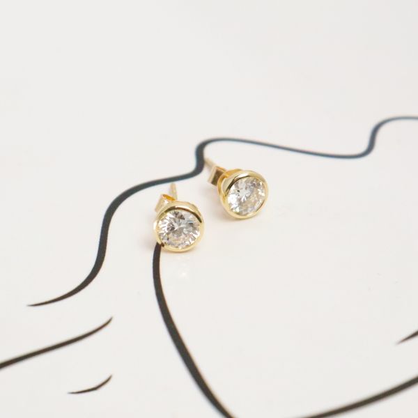 1 Carat Lab Grown Diamond 18k Yellow Gold Stud Earrings for Sale