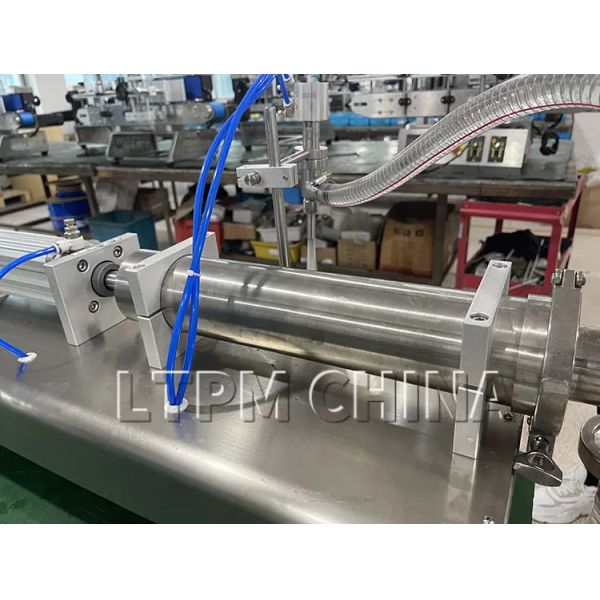 Количественная распределяя машина завалки 50W пищевого масла с хоппером 30L