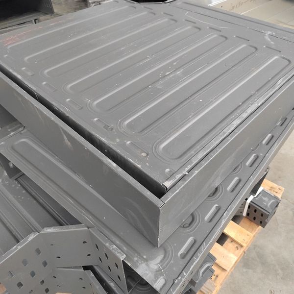 HDG Hot Dipped Galvanized Cable Ladder Rectangular / Trapezoidal Shape