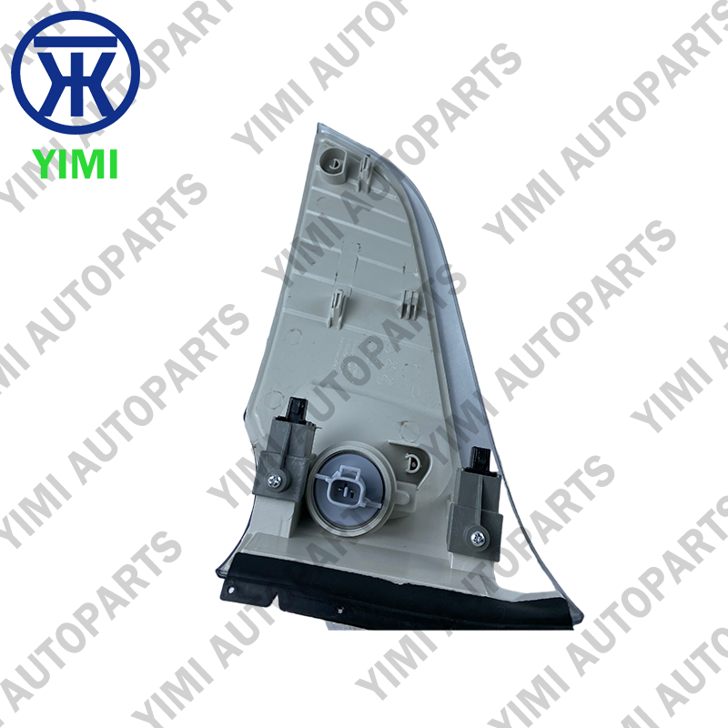 Front Comb Lamp Assembly with Polycarbonate Lens and ABS Housing for Mitsubishi FE184D FE185E Direct OEM Replacement