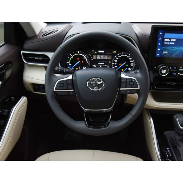 2022 Electric With Gasoline Toyota Highlander Two Engine 2.5L 4WD 5 Door 7 seats SUV