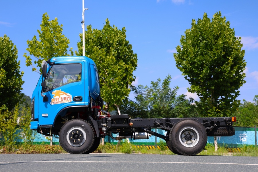 4×2 Flat‑Head Heavy‑Duty Truck Chassis For Export Modification