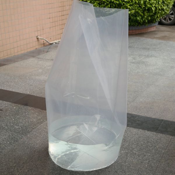 Лайнер для круглых или квадратных ветров, предназначенных для транспортировки химической жидкости