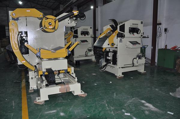 Metal Parts Stamping Automatic Feeding Equipment / Feeder Car Alarms Sheet Straightening Machine