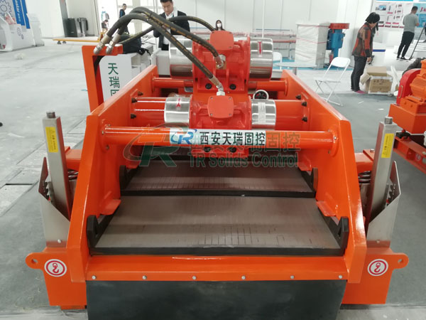 BEM Type mud shale shaker 130m3/H Oil Rig Mud System Linear Motion Shale Shaker Overall Heat Treatment