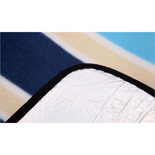 Проложенное одеяло на открытом воздухе одеяла пикника располагаясь лагерем водоустойчивое для спать