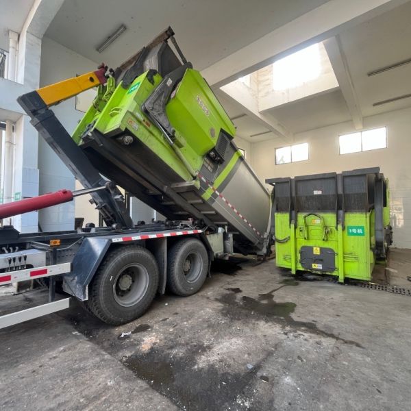 3.5T Capacity Electric Powered Mobile Garbage Compactor Truck CE Certified Waste Compaction Vehicle