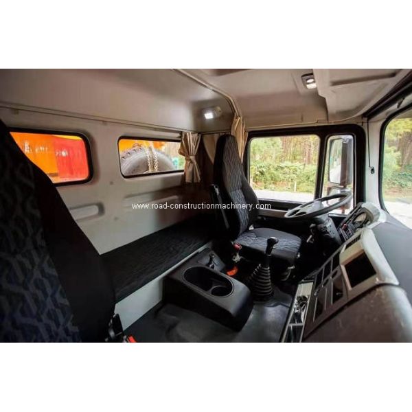 LHD Driving Euro 2 Emission Heavy Tipper Trucks Load 50 Ton