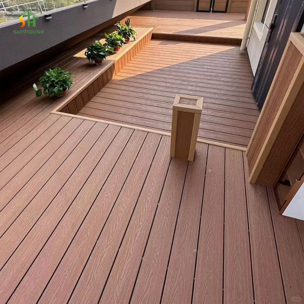 3D Wood Grain Wpc Decking Anti-Slip and Waterproof Composite Decking for Patios and Decks